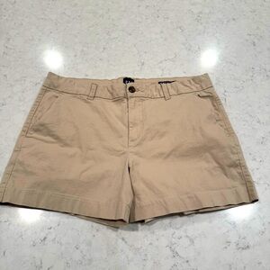 GAP Relaxed Girlfriend Flat Front Chino 4.5" Classic Khaki Women's Sz 14 Cotton